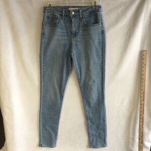 Levi's Women's 721 High Rise Skinny Jeans, Light Wash Denim, 27 Waist